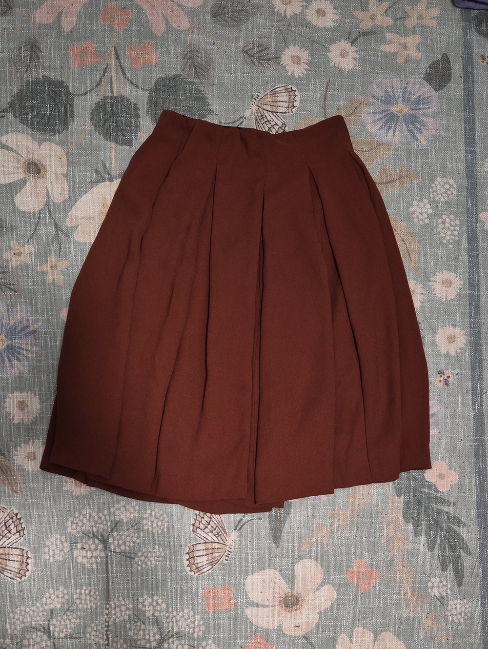 Uniqlo Wide Pleated Midi Skirt